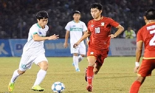 Công Phượng và các đồng đội nhập cuộc rất tốt, sớm chiếm được ưu thế, lấn lướt đối thủ.