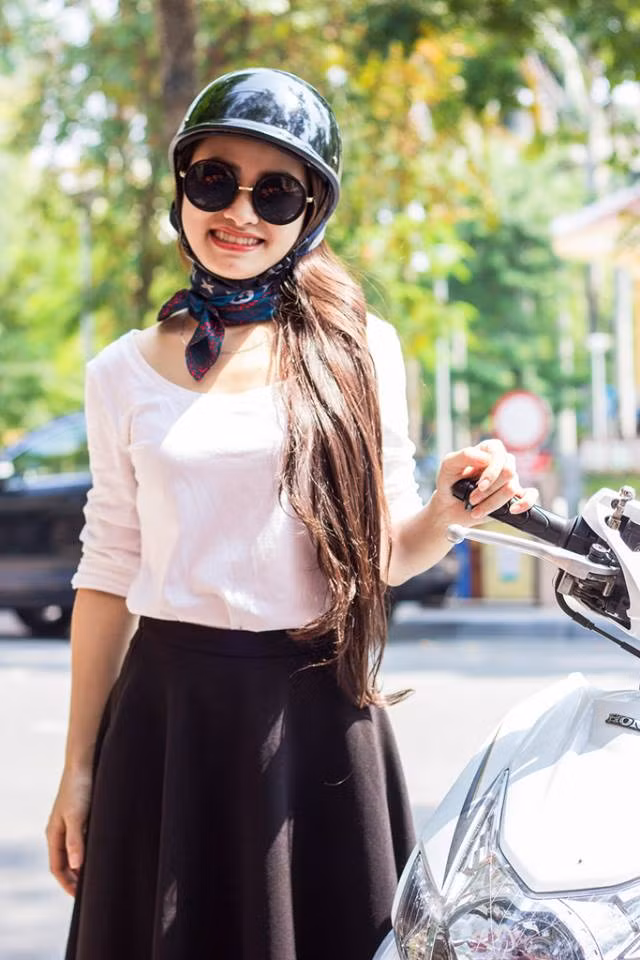 Hương đi dạy học được hơn 2 năm, rất yêu nghề... nhưng xe 67 cũng là một tình yêu lớn, một "đam mê bất diệt" của cô gái trẻ.