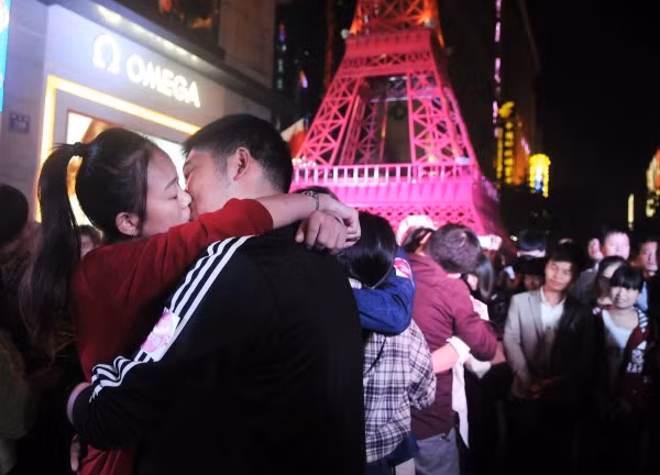 Cuộc thi sau đó vẫn bị dân mạng TQ chê bai bởi sự thiên cưỡng.