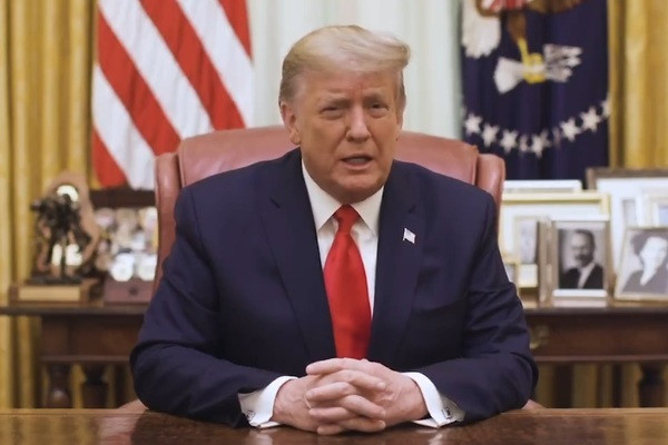 Tổng thống Trump sẽ ân xá cho hàng trăm người, trừ bản thân? Tong thong Trump se an xa cho hang tram nguoi, tru ban than?