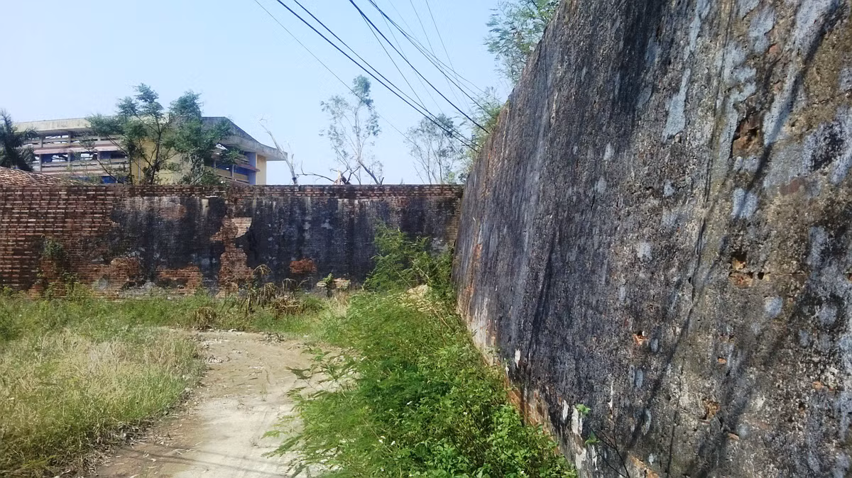 Đến nay, Thành chỉ còn 1.087m. Đoạn thành phía Nam còn lại 2/3 tương đối nguyên vẹn.