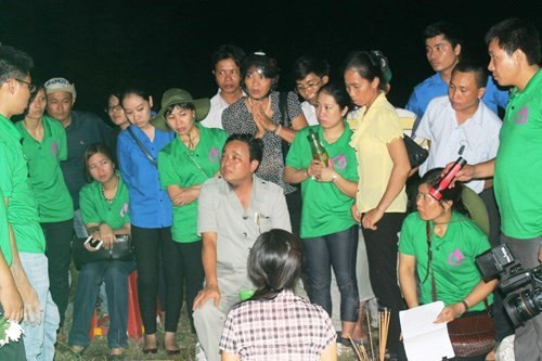 Đối tượng Nguyễn Văn Thúy trong lần tìm kiếm hài cốt ở Quảng Trị