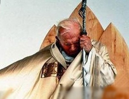 Đức Hồng y giáo chủ thiên chúa giáo John WU Cheng-Chung dự đoán chính xác ngày chết của mình. Đức Hồng y giáo chủ John Wu qua đời lúc 6h00 ngày 23 tháng 9 năm 2002 tại Bệnh viện Queen Mary. Ông ra đi ở tuổi 77. Wu Cheng Chung mắc chứng ung thư tủy xương. Linh mục Trần Tử Ân chủ trì Thánh lễ đã tiết lộ một sự việc về Đức Hồng y khi ngài còn sống. Đó là việc Đức Hồng y từng nói với các đồng nghiệp của ông, ám chỉ hai vị Đức Giám mục Francis Hsu và Hong-Ji Li của Hồng Kông, rằng trước sau khoảng thời gian từ 23 tháng 5 đến 23 tháng 7 ông sẽ qua đời do bệnh. Theo thứ tự mà sắp xếp, ông sẽ chết vào ngày 23 tháng 9.