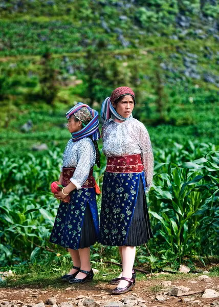 Các cô gái dân tộc tại Sà Phìn.