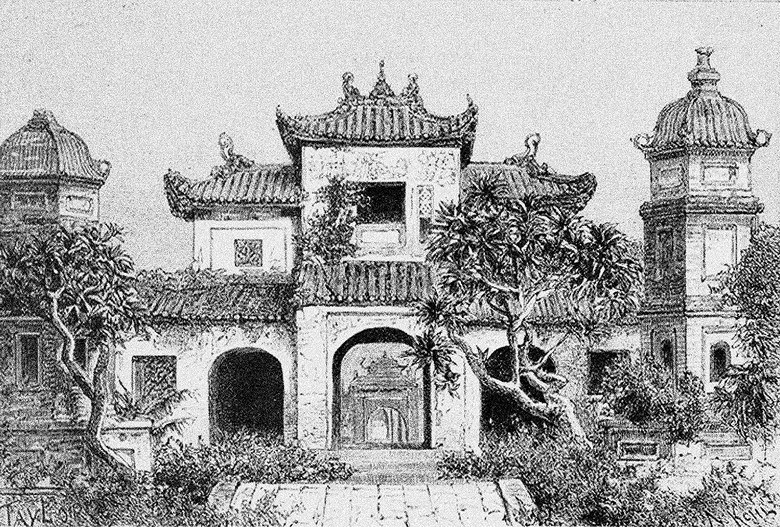 Theo đề án quy hoạch lại Hà Nội, đầu năm 1886, viên Toàn quyền người Pháp là De Lanessan đã ra lệnh đốt hết các nhà lá quanh hồ Hoàn Kiếm, khiến khu vực quanh chùa Báo Ân chỉ còn là mảnh đất hoang tàn. Tới năm 1888, người Pháp đã phá hủy chùa để xây nhà bưu điện. Chỉ còn tháp Hòa Phong được giữ lại và là dấu tích kiến trúc duy nhất của chùa Báo Ân còn tồn tại đến nay.
