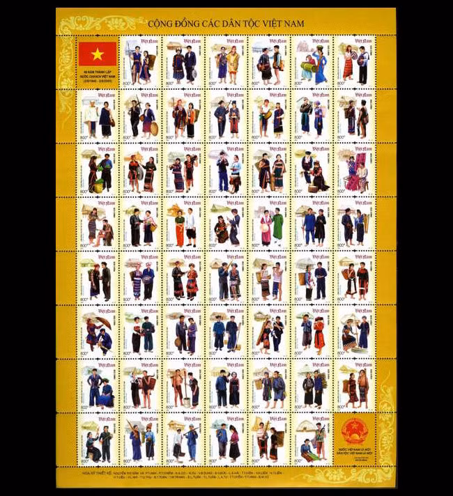 Bộ tem “Cộng đồng các dân tộc Việt Nam”, phát hành ngày 30/08/2005, nhân dịp kỷ niệm 60 năm Quốc khánh Việt Nam. Với số lượng mẫu tem lên tới 54 mẫu, bộ tem này đã được ghi vào sách kỷ lục Việt Nam là bộ tem bưu chính lớn nhất.