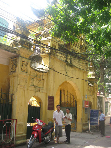 Trại Bảo an binh ở Hà Nội (nay là trụ sở Cục Quản lý xuất nhập cảnh Bộ Công an) là nơi đã diễn ra cuộc đấu trí giữa lực lượng cách mạng với quân đội được trang bị vũ khí hạng nặng của Nhật Bản. Bằng sự biểu dương sức mạnh quần chúng và lý lẽ của các nhà lãnh đạo cách mạng, quân Nhật đã chấp nhận rút lui, ta hoàn toàn làm chủ Trại Bảo an binh, góp phần vào thắng lợi của cuộc Tổng khởi nghĩa ở Hà Nội.