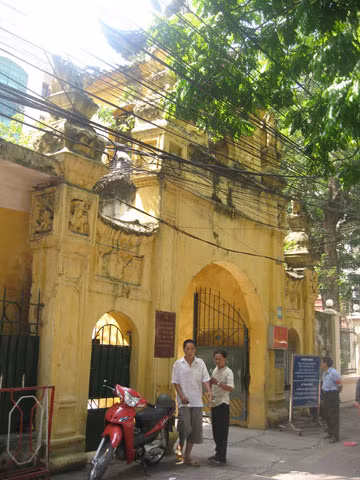 Trại Bảo an binh ở Hà Nội (nay là trụ sở Cục Quản lý xuất nhập cảnh Bộ Công an) là nơi đã diễn ra cuộc đấu trí giữa lực lượng cách mạng với quân đội được trang bị vũ khí hạng nặng của Nhật Bản. Bằng sự biểu dương sức mạnh quần chúng và lý lẽ của các nhà lãnh đạo cách mạng, quân Nhật đã chấp nhận rút lui, ta hoàn toàn làm chủ Trại Bảo an binh, góp phần vào thắng lợi của cuộc Tổng khởi nghĩa ở Hà Nội.