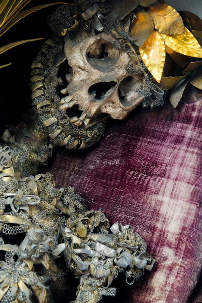 Một bộ xương mang tên Thánh Longinus được tìm thấy ở Tunzenberg, Đức.