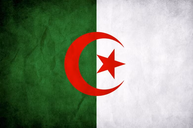 Quốc khánh Algeria là ngày 1/11/1954, ngày Mặt trận giải phóng Dân tộc Algérie (FLN) tuyên bố Algeria là một quốc gia độc lập và bắt đầu một cuộc chiến tranh chống lại sự cai trị của thực dân Pháp. Sau gần một thập kỷ chiến tranh, ngày 5/7/1962, Pháp đã phải công nhận nền độc lập của quốc gia Bắc Phi này. Phong trào đấu tranh của Algeria là nguồn cổ vũ to lớn cho sự độc lập của hàng chục quốc gia châu Phi từ đầu thập niên 1960.