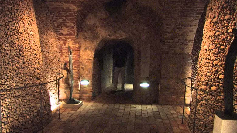 Hầm mộ Brno ở thành phố Brno của Cộng hòa Séc là nơi đang lưu giữ hơn 5 vạn bộ hài cốt có tuổi đời hàng trăm năm.