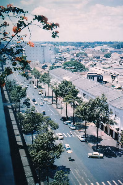 Ngã tư Đề Thám - Trần Hưng Đạo.