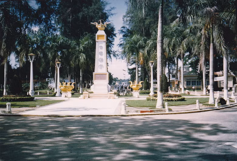 Vườn hoa ở trung tâm thị xã Bến Tre.