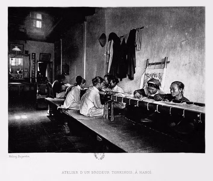 Một xưởng thêu ở Hà Nội.