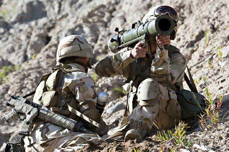 Súng chống tăng Carl Gustav M3 nạp đạn ở đuôi.