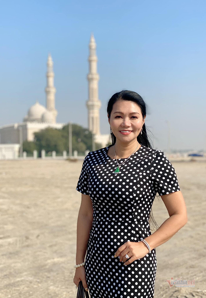 'sao cai luong' Ngoc Huyen va nguoi chong kin tieng