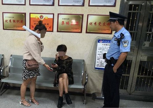 Bi ban be gai phai tra ca bua an chi vi di ve sinh-Hinh-3