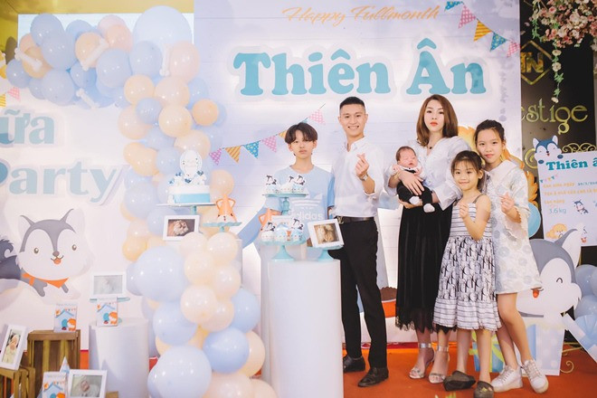 Anh chang kem 11 tuoi quyet cua do me don than 3 con-Hinh-2