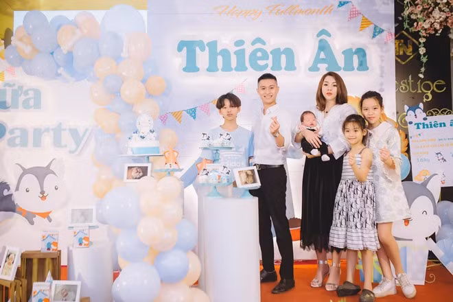 Anh chang kem 11 tuoi quyet cua do me don than 3 con-Hinh-2