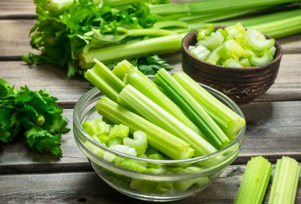 Để làn da luôn đủ ẩm hãy dùng ngay 6 loại thực phẩm này - Hình 5 De lan da luon du am hay dung ngay 6 loai thuc pham nay-Hinh-5