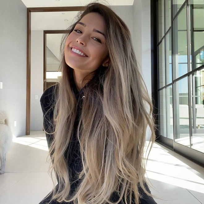 Valkyrae cho hay bí quyết cô dùng để vượt qua các cám dỗ, mặt tối của công việc là chấp nhận những hành động quấy rối, xem thường streamer nữ sẽ không thể tránh khỏi và không để nó trở thành vấn đề cá nhân. “Bất kể bạn làm gì, cố gắng đến đâu trong cuộc sống, sẽ vẫn có những kẻ ghét bỏ, do đó bạn chỉ cần tập trung làm việc của mình", cô nói.