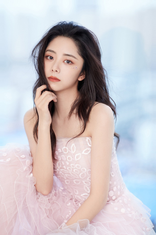 Cung Hoang dao kinh doanh vui cung thanh 'ong hoang ba chua'