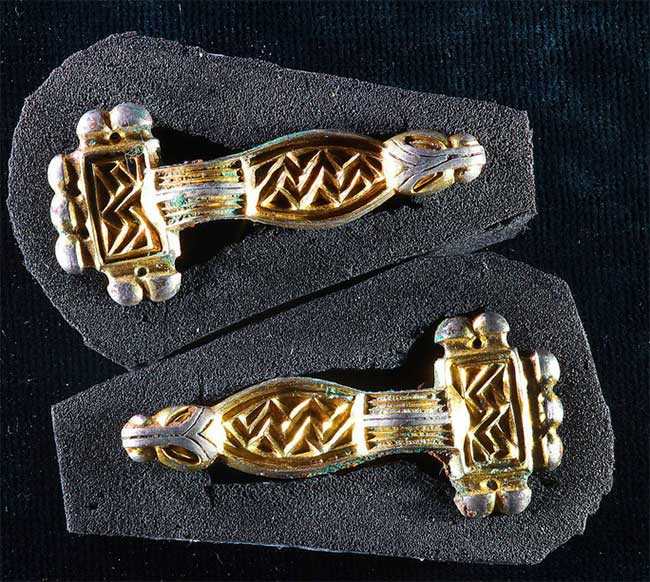 Xuat hien 80 bo hai cot day vang trong mo co gay chan dong