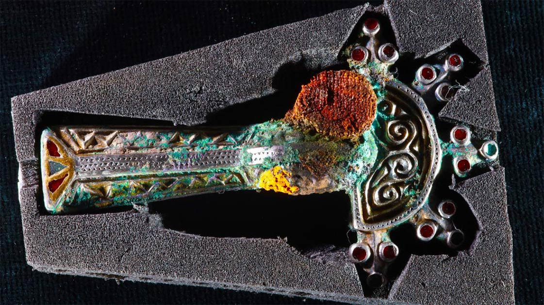 Xuat hien 80 bo hai cot day vang trong mo co gay chan dong-Hinh-2