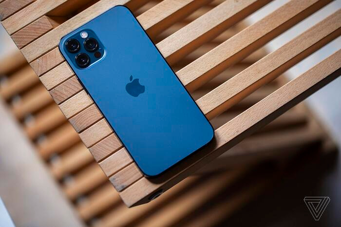 iPhone 12 ban Pro xach tay doi gia o Viet Nam-Hinh-3