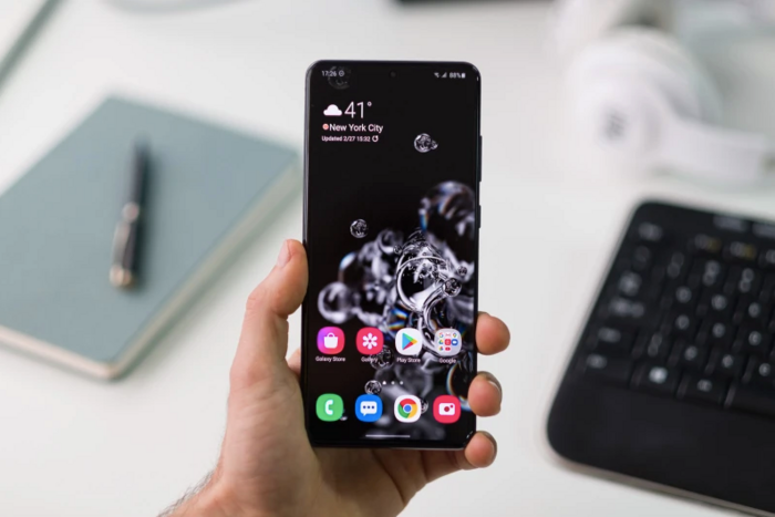 'Bom tan' Galaxy S21 se ra mat ngay thang 2 nam sau