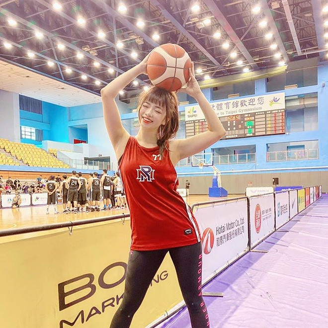 Sau khi chương trình phát sóng, nhiều dân mạng đã để lại bình luận tích cực trước sự cởi mở, thoải mái của các cô gái. Đa số ý kiến nhận xét dù không có nhan sắc lung linh như trên mạng song mặt mộc của Chuyi và các khách mời đều khá tươi tắn. Nhiều người cho rằng thời nay, con gái đều chỉnh sửa hình ảnh khi đăng lên mạng nên nhìn sự khác biệt cô lúc không trang điểm cũng không khiến họ thấy lạ.