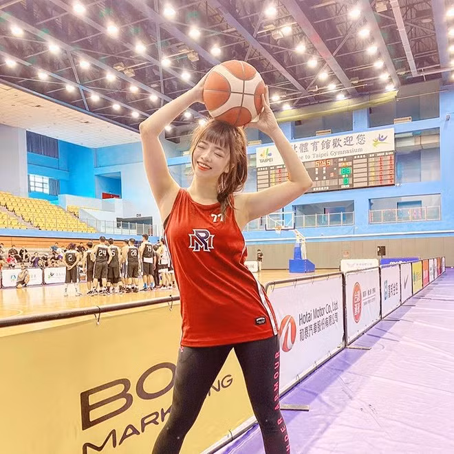 Sau khi chương trình phát sóng, nhiều dân mạng đã để lại bình luận tích cực trước sự cởi mở, thoải mái của các cô gái. Đa số ý kiến nhận xét dù không có nhan sắc lung linh như trên mạng song mặt mộc của Chuyi và các khách mời đều khá tươi tắn. Nhiều người cho rằng thời nay, con gái đều chỉnh sửa hình ảnh khi đăng lên mạng nên nhìn sự khác biệt cô lúc không trang điểm cũng không khiến họ thấy lạ.