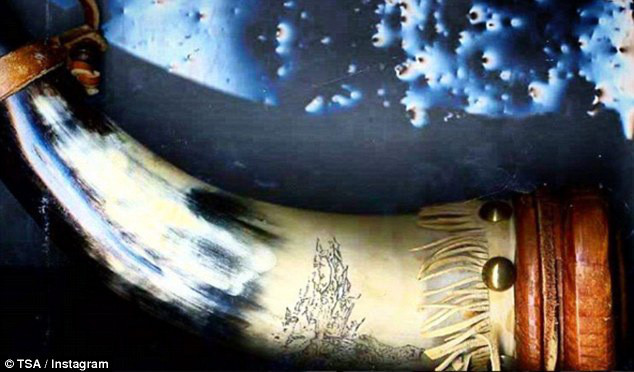 Soc khi khach mang len may bay nhung mon do nay-Hinh-6