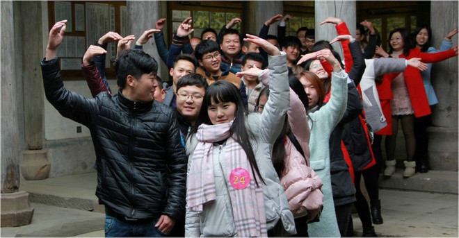 Cô gái Trung Quốc dẫn theo 23 người 'ăn ké' khi đi hẹn hò - Hình 2 Co gai Trung Quoc dan theo 23 nguoi 'an ke' khi di hen ho-Hinh-2