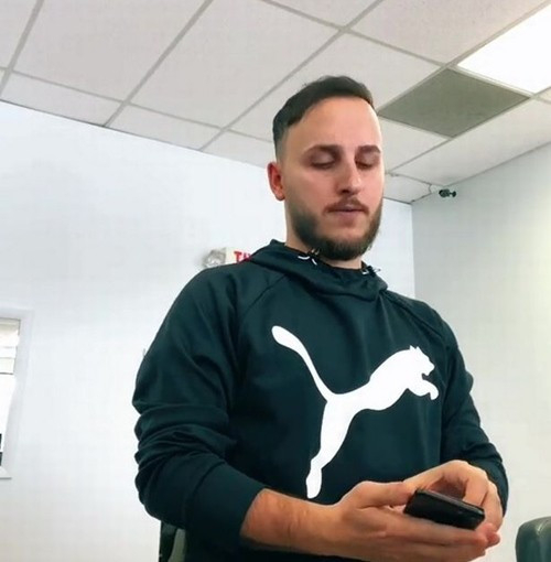 Tim thay to giay bi an gai trong iPhone cua khach-Hinh-4