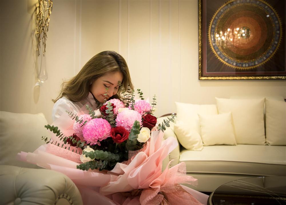 Vao Sai Gon cung chong sap cuoi cuoc song cua Van Hugo the nao?-Hinh-2