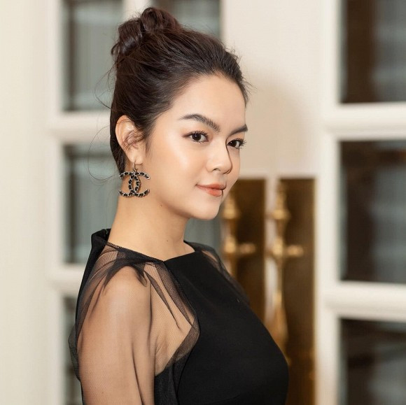 Pham Quynh Anh duoc nguoi la tang 3 ty va mot chung cu-Hinh-5