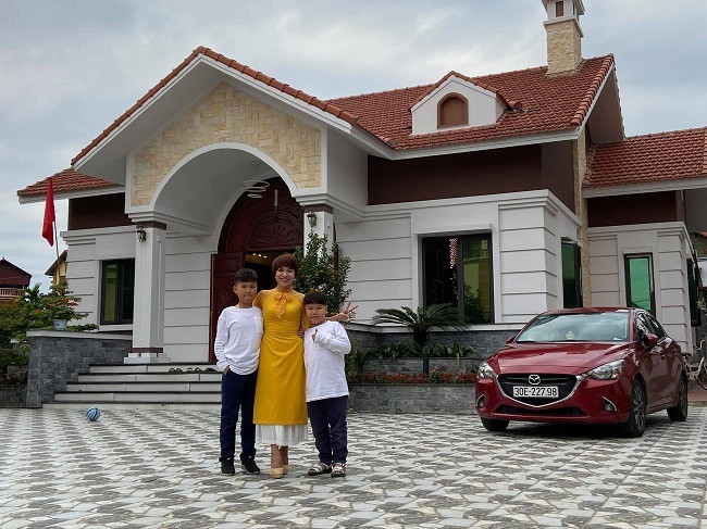 Co gai Ha Noi so huu co ngoi nhieu nguoi mo tung mua chiu