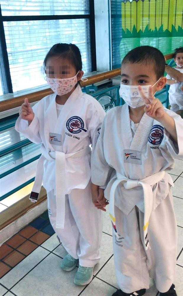 Buc anh be 'Gau' quy tu nha Thu Minh lo dien gan tron ve