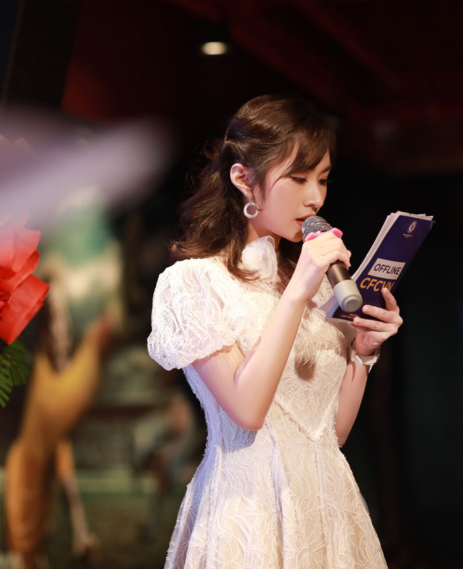 Minh Châu cho hay, FC Chelsea không chỉ bàn về những trận có đội bóng tham gia hay có những cầu thủ mến mộ mà ở đó, họ còn cùng nhau xây dựng một FC văn minh, lịch sự, giúp đỡ lẫn nhau, giúp đỡ cộng đồng.