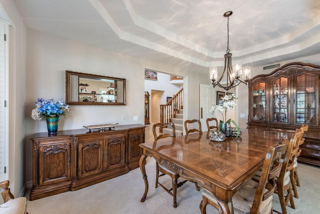 Phòng ăn trang nhã, tràn ngập ánh sáng tự nhiên, mang nét đẹp hoài cổ với.