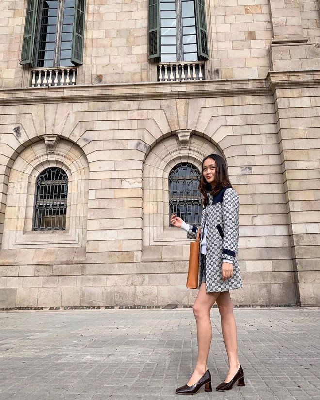 Cũng vì sống kín tiếng, không có nhiều thông tin về Phanachet được chia sẻ công khai. Ái nữ nhà chủ tịch Thai Port FC có sở thích đi du lịch. Cô từng đặt chân tới nhiều quốc gia ở châu Âu.