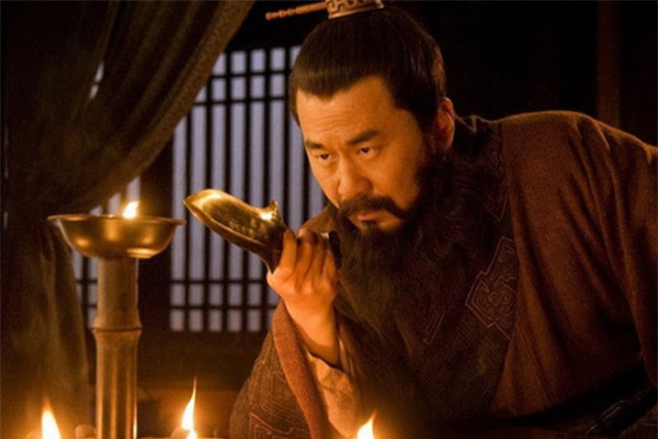 4 cái chết trong Tam Quốc và bài học xương máu cho hậu thế - Hình 3 4 cai chet trong Tam Quoc va bai hoc xuong mau cho hau the-Hinh-3