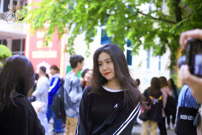 Dan “trai xinh, gai dep” truong Bao ngay nhap hoc-Hinh-7