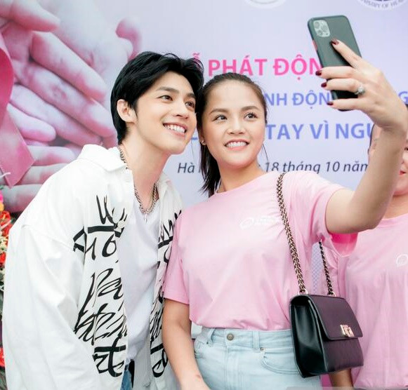 Bang tuoi nhung Thu Quynh 'nhu ba co' canh Noo Phuoc Thinh