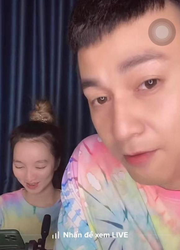 Ngoc Thuan len tieng khi bi noi khong quan tam vo kem tuoi-Hinh-3