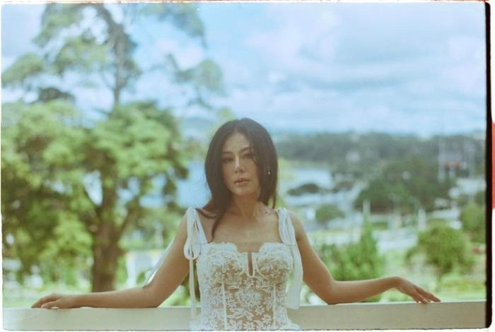 Nam Thư 'nổi đoá', gay gắt đáp trả khi bị chê 'già teo tóp' Nam Thu 'noi doa', gay gat dap tra khi bi che 'gia teo top'