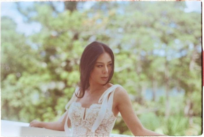 Nam Thư 'nổi đoá', gay gắt đáp trả khi bị chê 'già teo tóp' - Hình 3 Nam Thu 'noi doa', gay gat dap tra khi bi che 'gia teo top'-Hinh-3