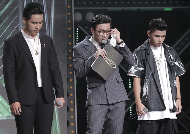 Những lần Trấn Thành bật khóc gây tranh cãi - Hình 2 Nhung lan Tran Thanh bat khoc gay tranh cai-Hinh-2