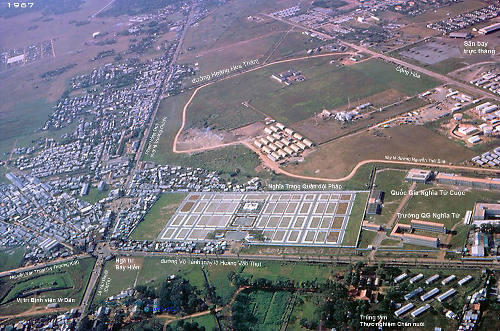 Không ảnh khu vực ngã tư Bảy Hiền ở Sài Gòn năm 1967. Ngã tư Bảy Hiền nằm ở góc dưới bên trái. Bên phải của ngã tư là nghĩa trang quân đội Pháp, nay là Trung tâm triển lãm và Nhà văn hóa quận Tân Bình trên đường Hoàng Văn Thụ.